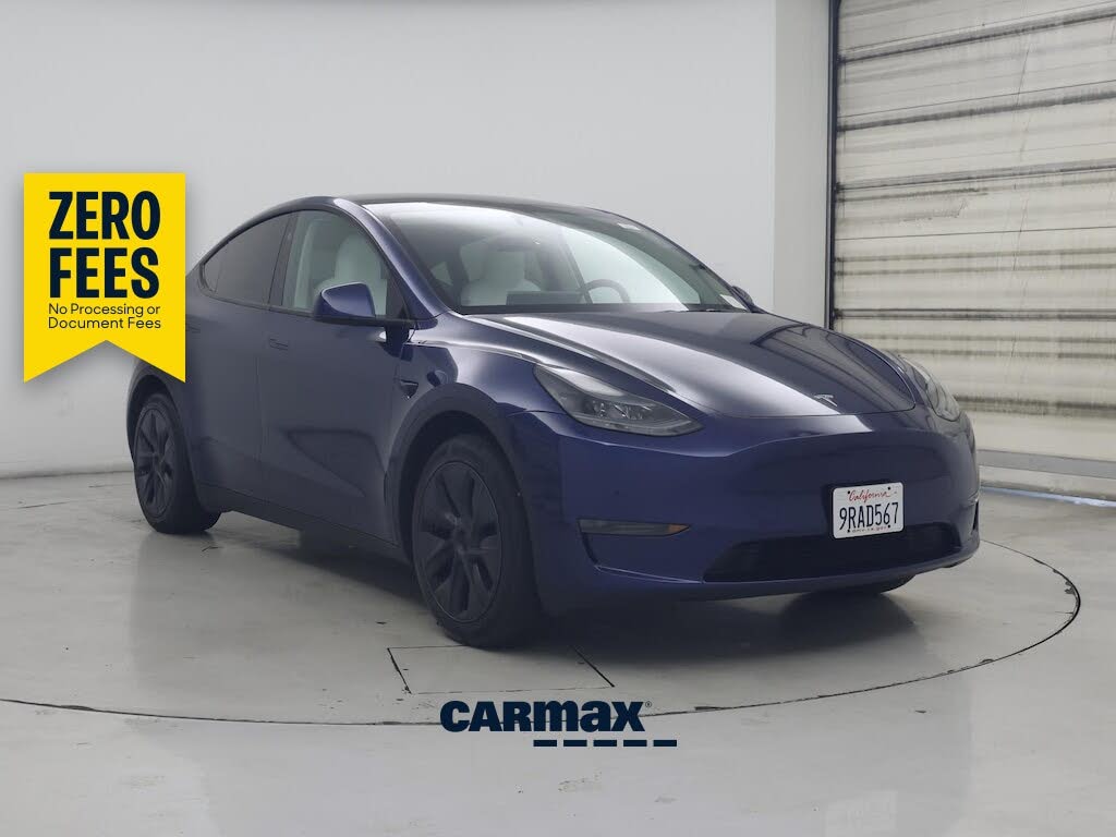2025 Tesla Model Y photo 1