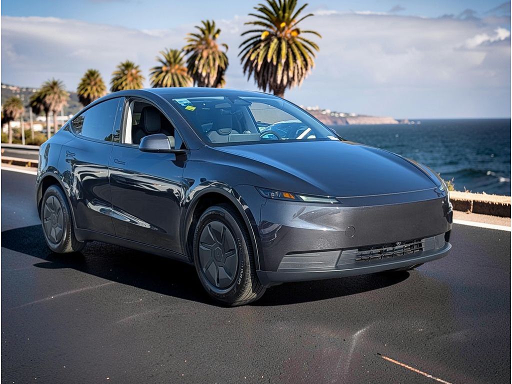 2026 Tesla Model Y photo 1
