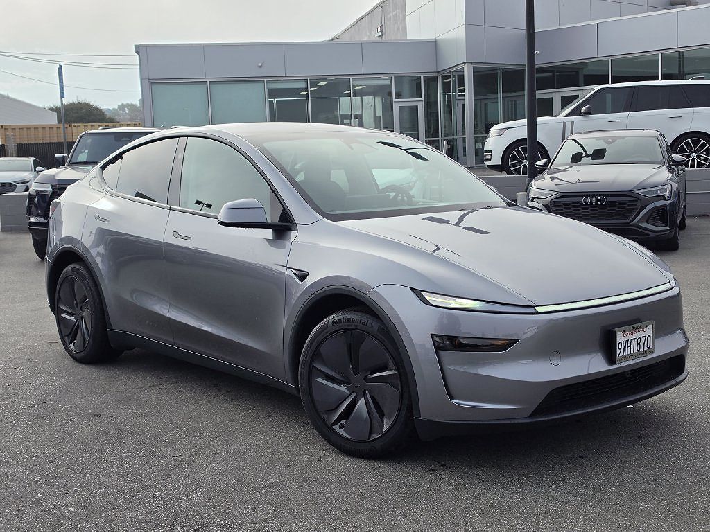 2026 Tesla Model Y photo 1