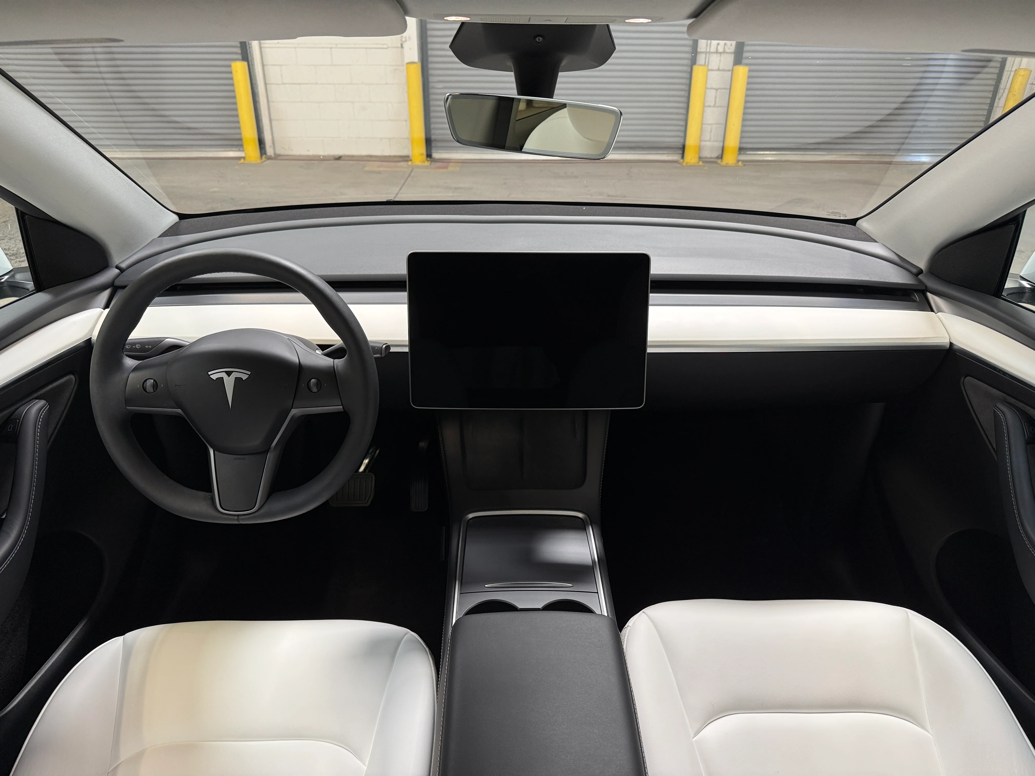 2024 Tesla Model Y photo 2