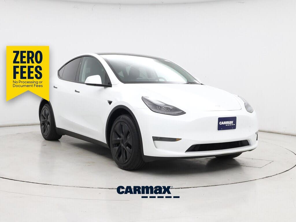 2025 Tesla Model Y photo 1