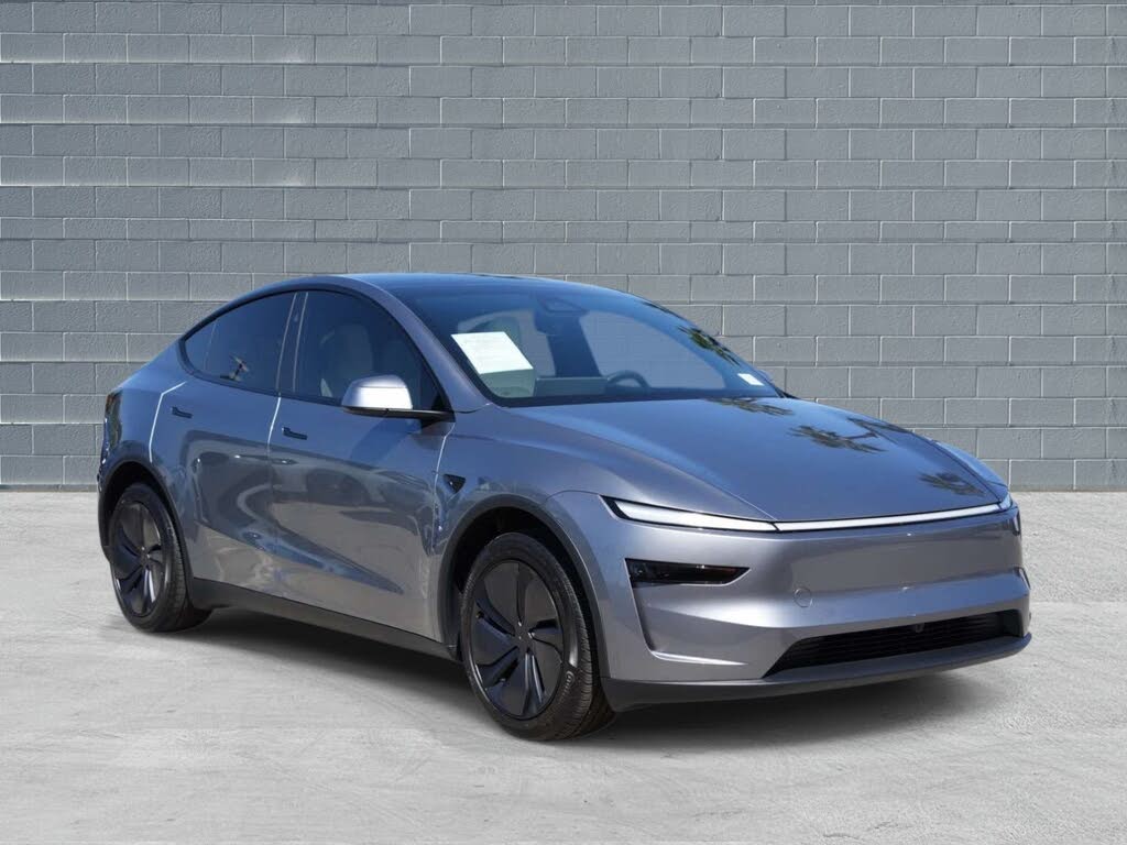 2026 Tesla Model Y photo 1