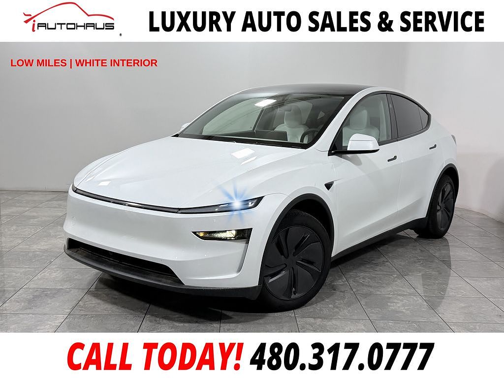 2026 Tesla Model Y photo 1