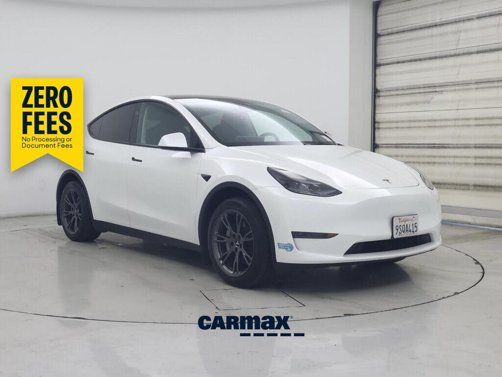 2025 Tesla Model Y photo 1