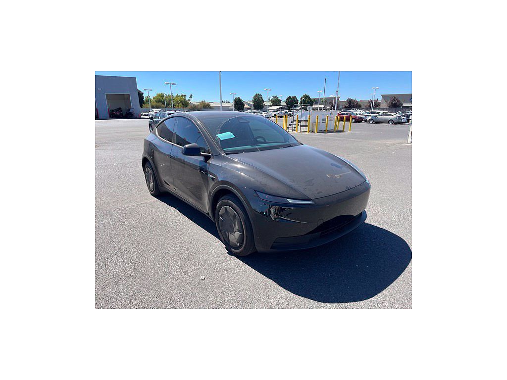 2026 Tesla Model Y photo 1
