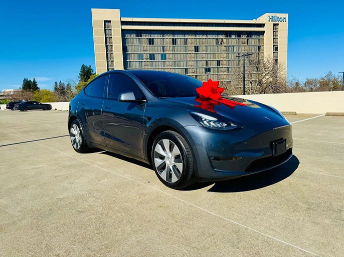 2022 Tesla Model Y photo 1