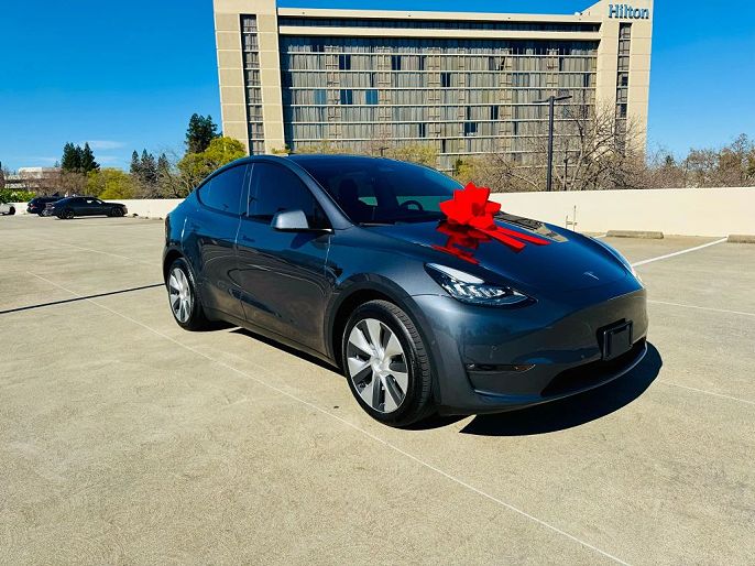 2022 Tesla Model Y photo 3