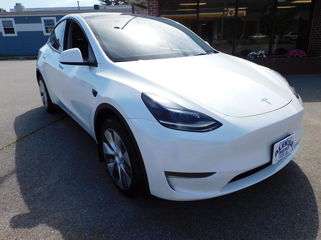 2024 Tesla Model Y Long Range