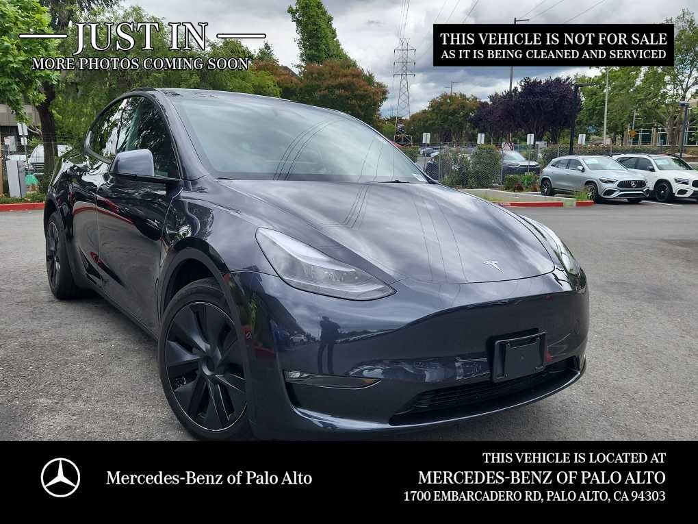 2024 Tesla Model Y photo 1