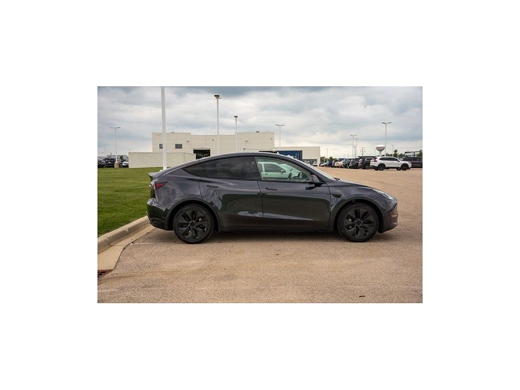 2025 Tesla Model Y Long Range