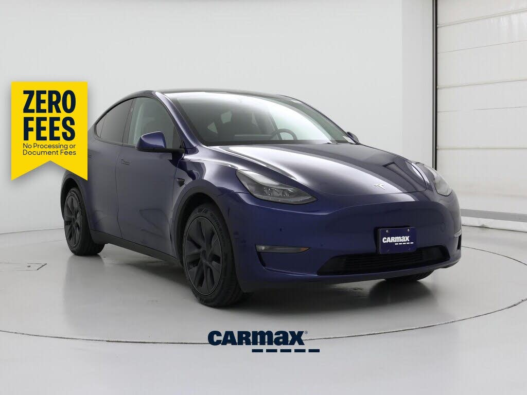 2024 Tesla Model Y photo 1