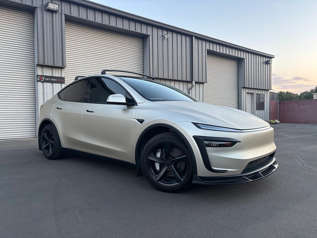 2026 Tesla Model Y Premium