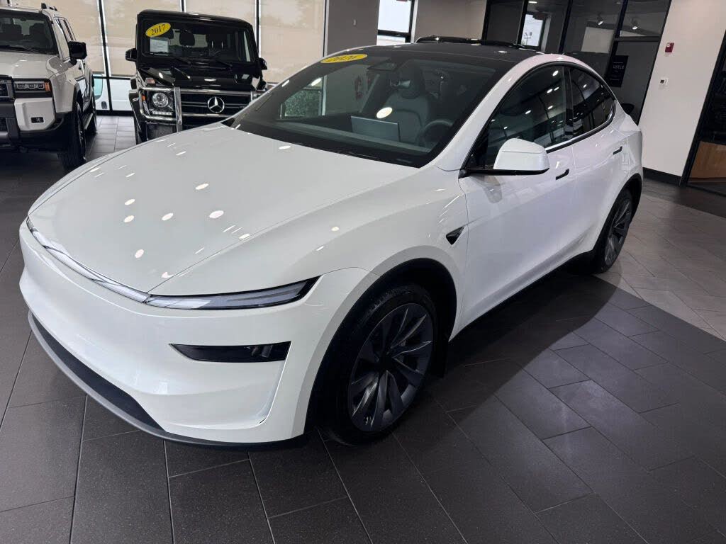 2026 Tesla Model Y Premium