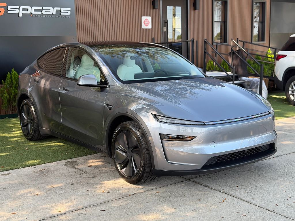 2026 Tesla Model Y Premium