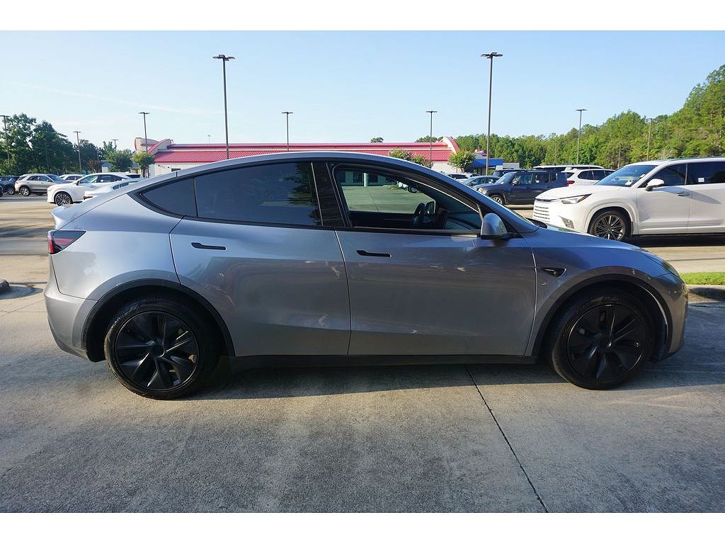 2024 Tesla Model Y Long Range