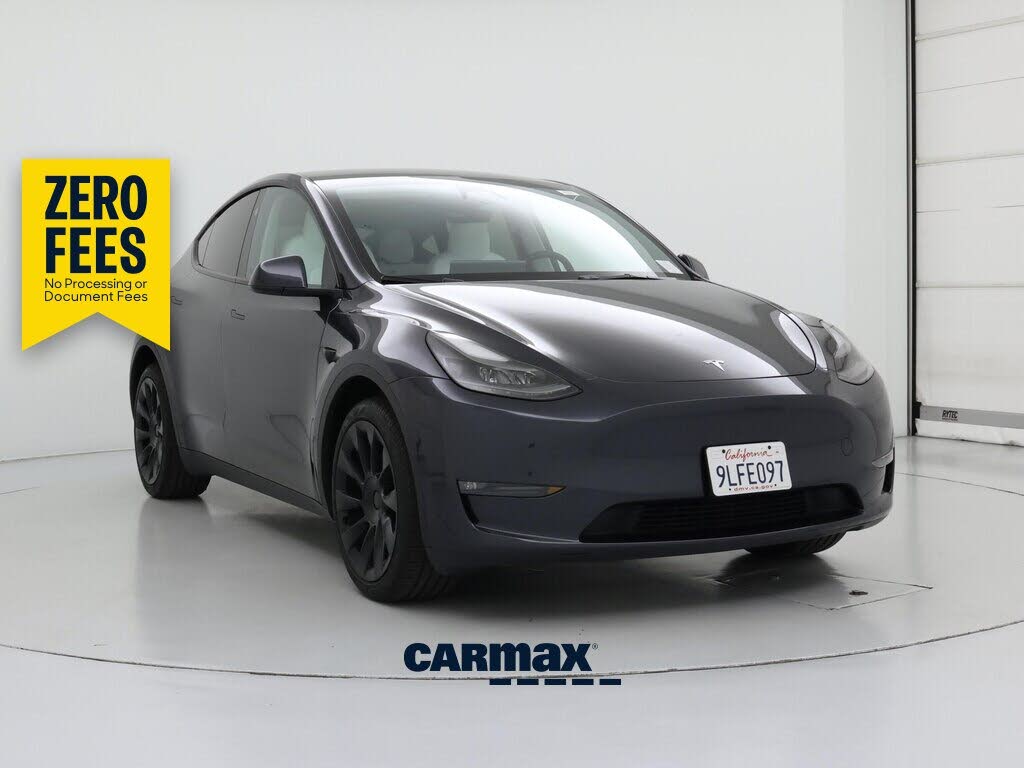 2024 Tesla Model Y photo 1