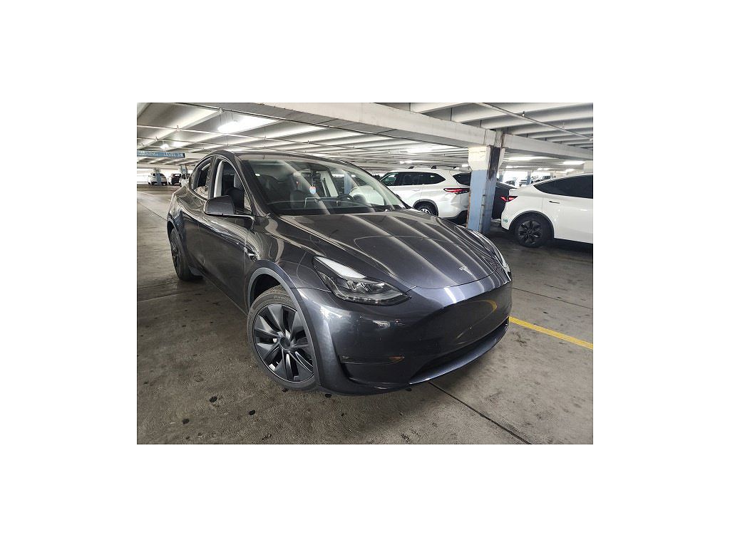 2024 Tesla Model Y photo 1