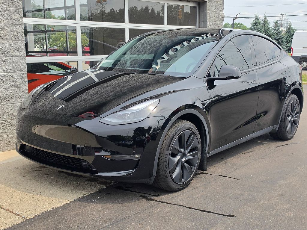 2025 Tesla Model Y Long Range