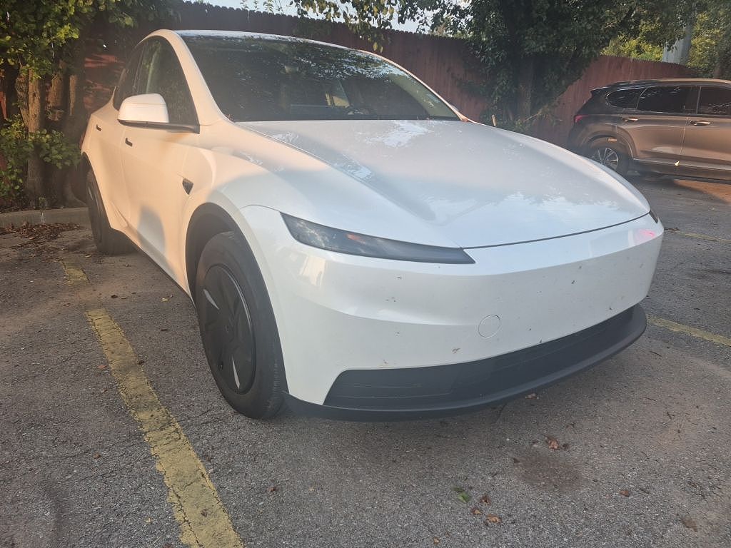 2026 Tesla Model Y Premium