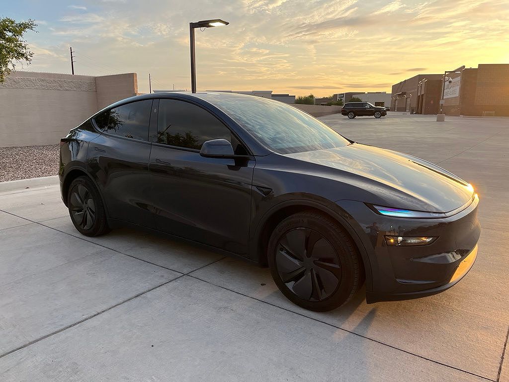 2026 Tesla Model Y Premium