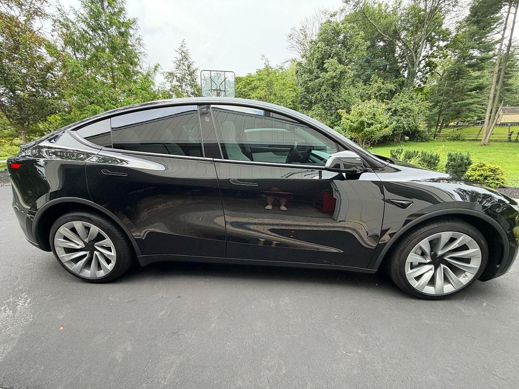 2026 Tesla Model Y Premium