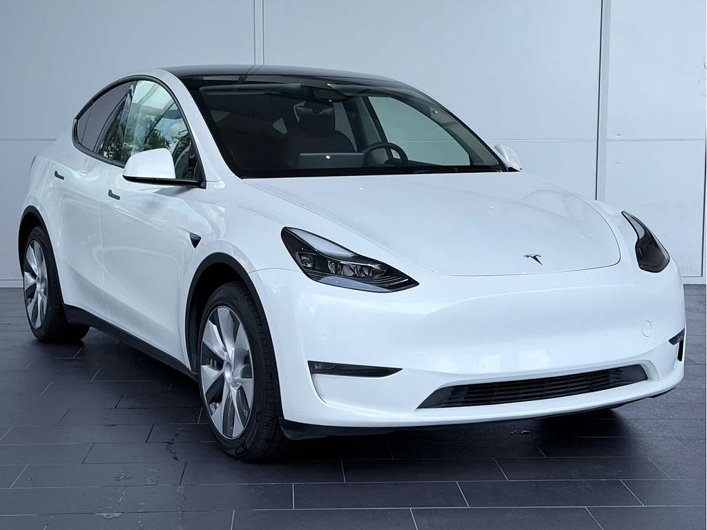2024 Tesla Model Y Long Range