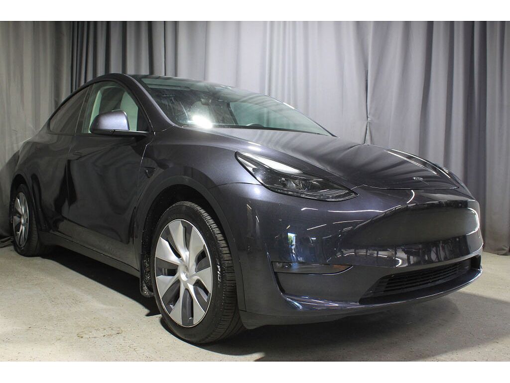 2024 Tesla Model Y Long Range