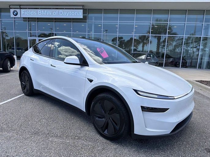2026 Tesla Model Y Premium