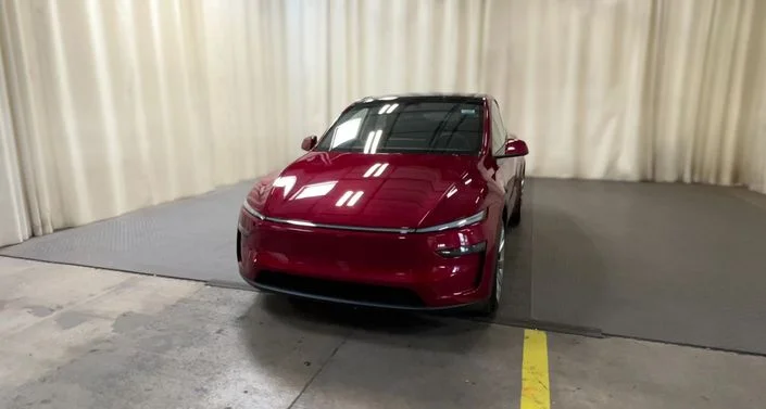 2026 Tesla Model Y photo 1