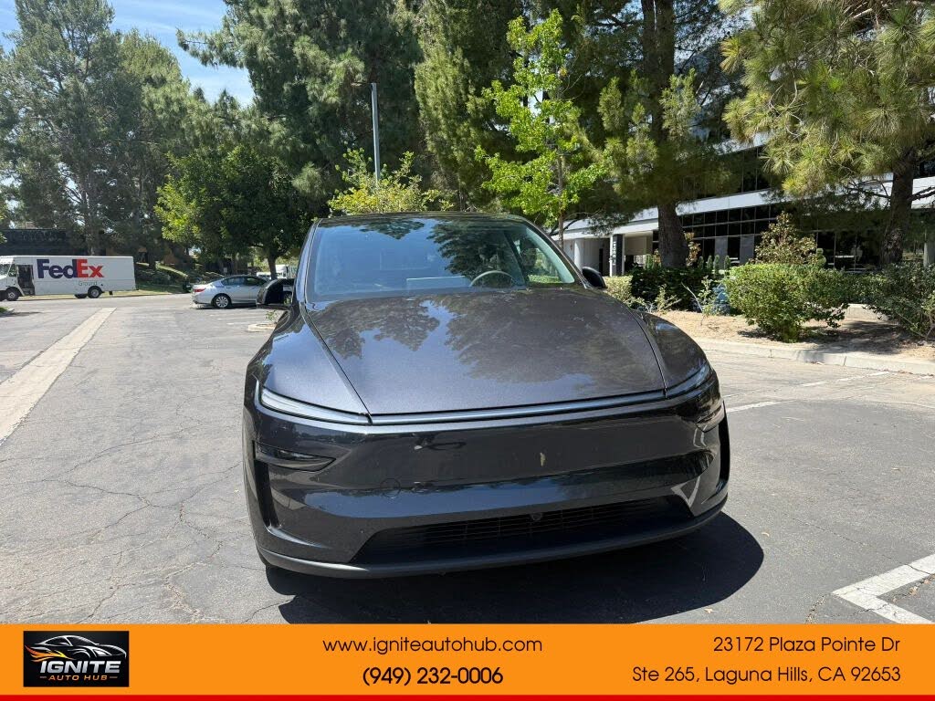 2026 Tesla Model Y photo 1