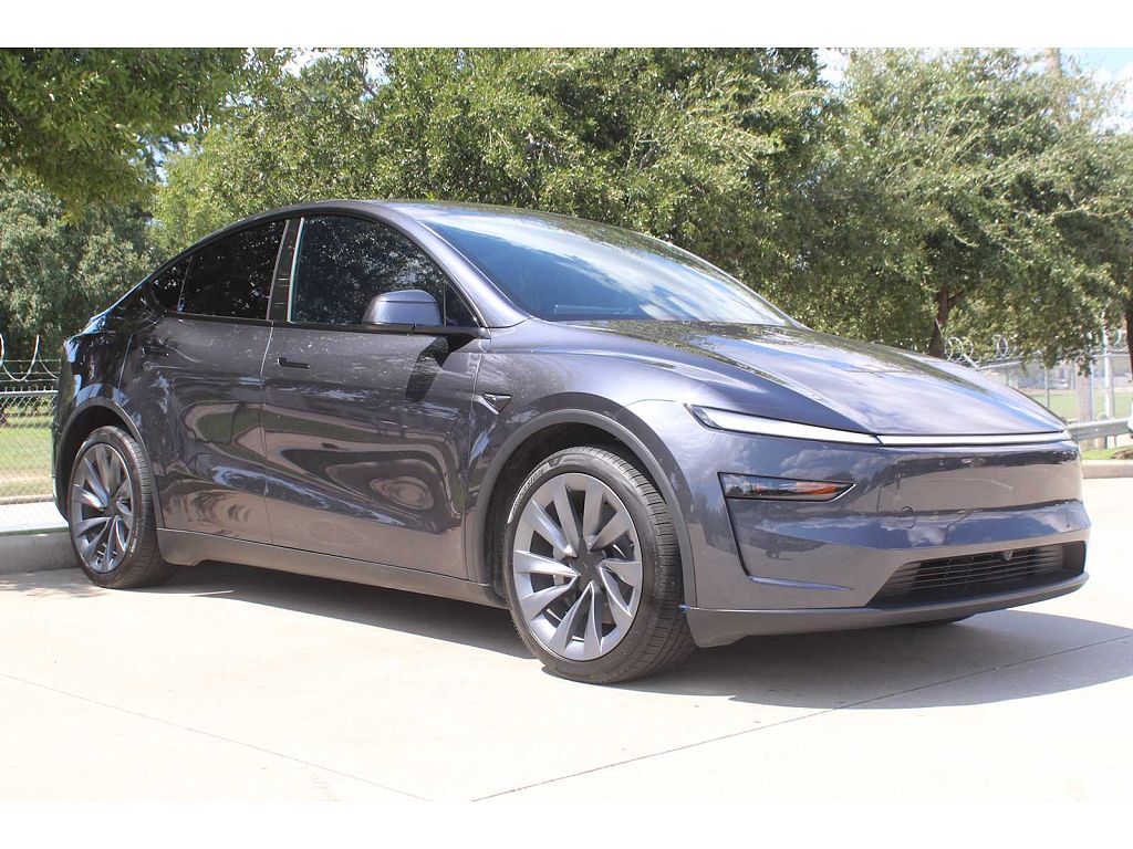 2026 Tesla Model Y Premium