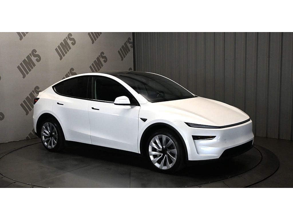 2026 Tesla Model Y photo 1