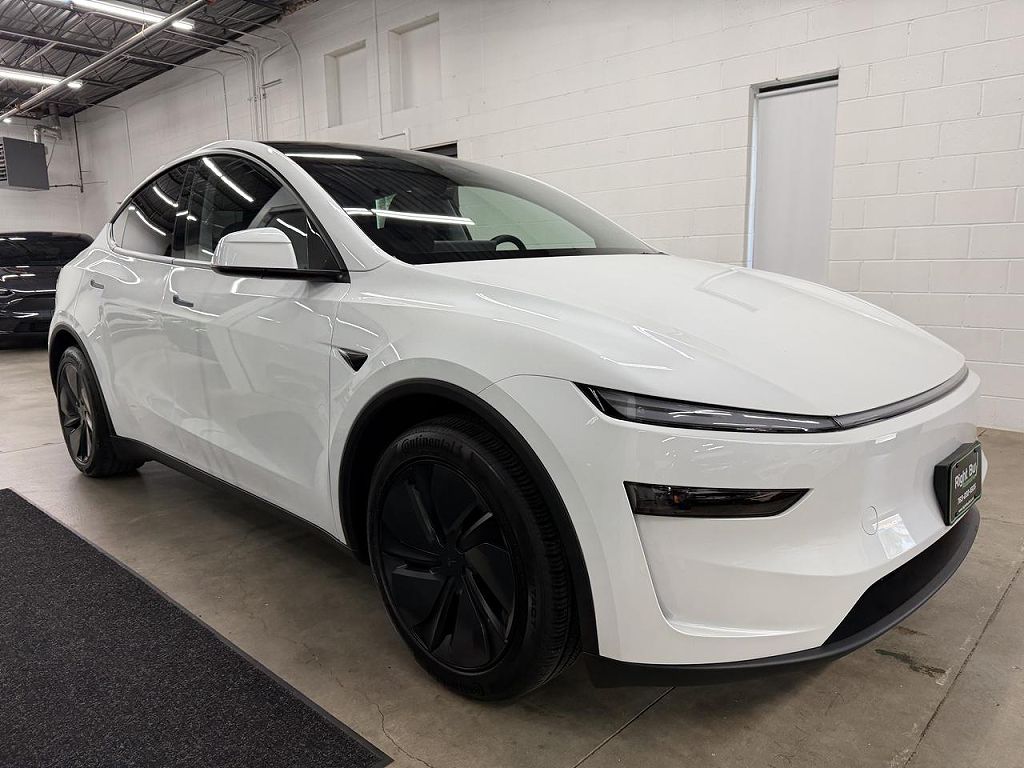 2026 Tesla Model Y Premium