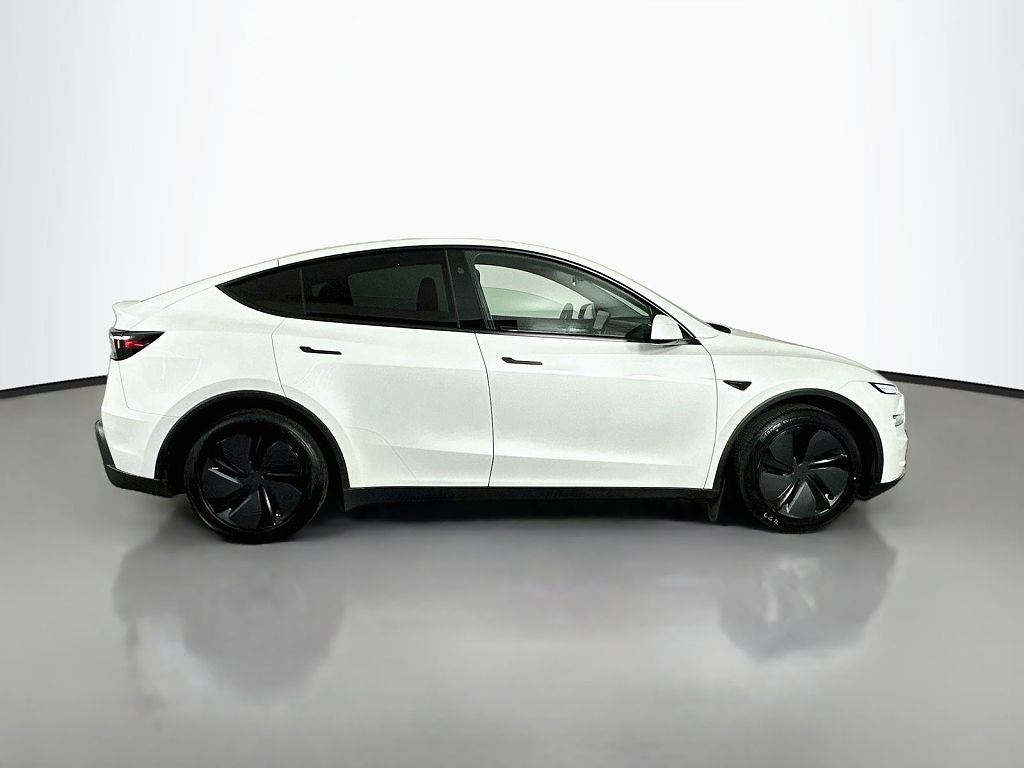 2026 Tesla Model Y Premium