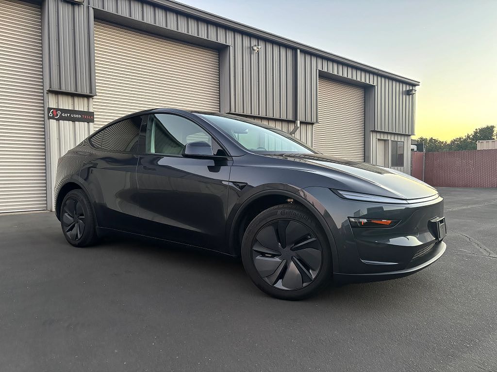2026 Tesla Model Y Premium