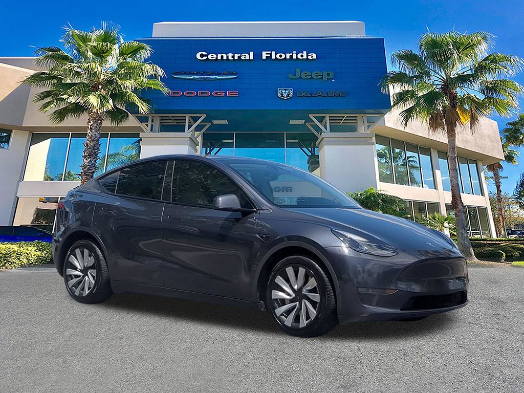 2024 Tesla Model Y Long Range