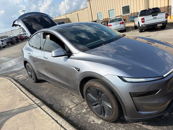 2026 Tesla Model Y Premium