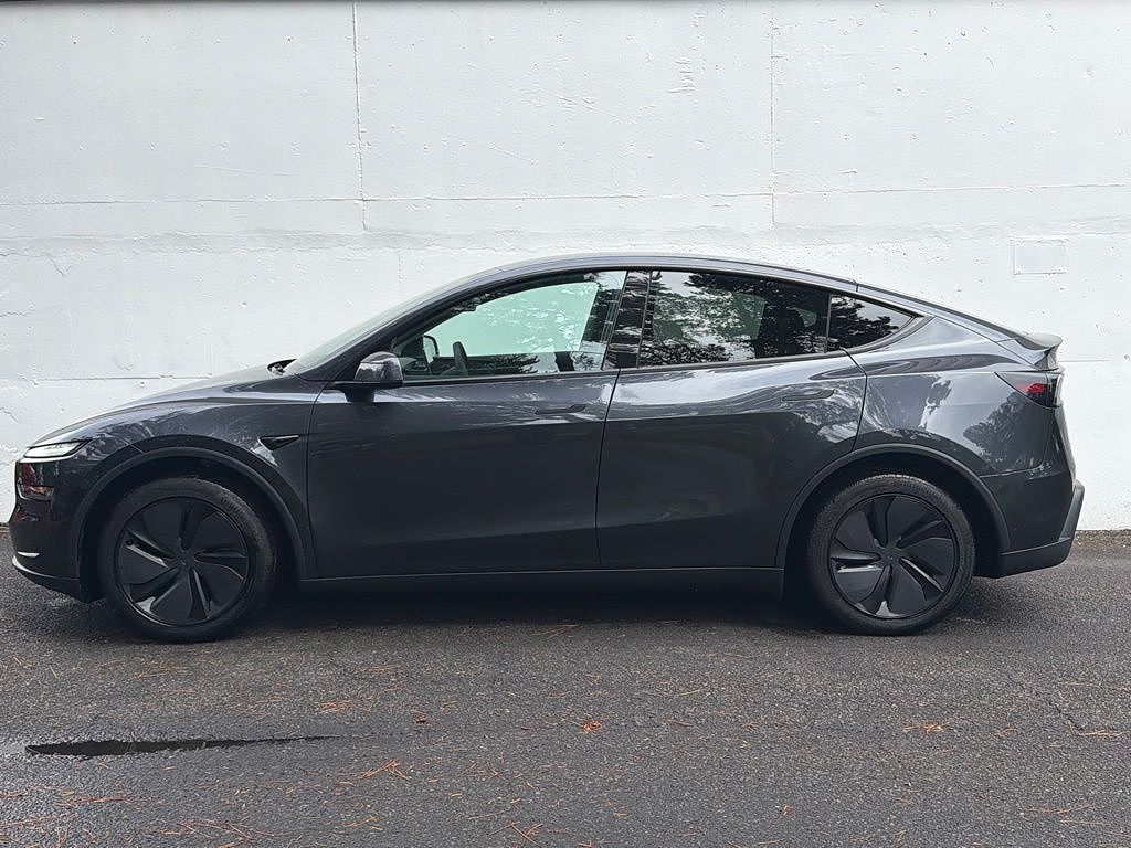 2026 Tesla Model Y Premium