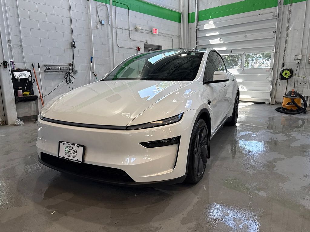2026 Tesla Model Y Premium