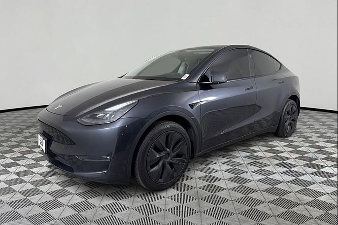 2025 Tesla Model Y Long Range