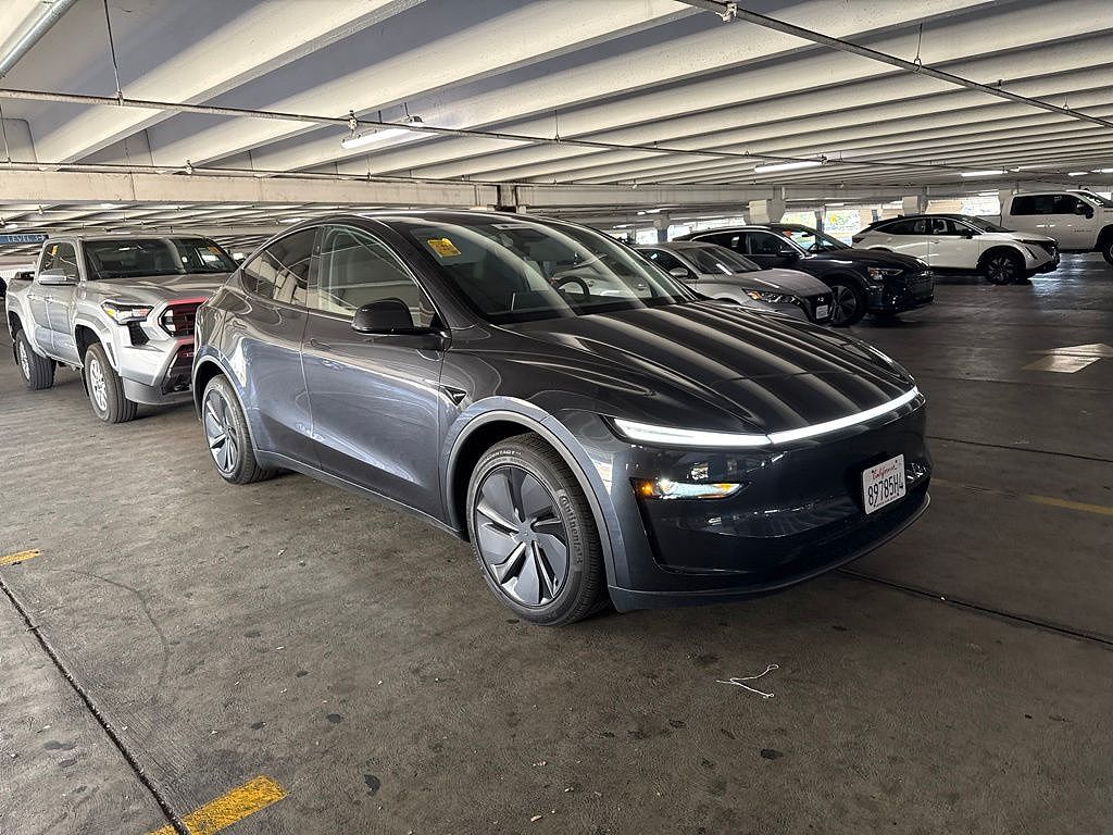 2026 Tesla Model Y Premium