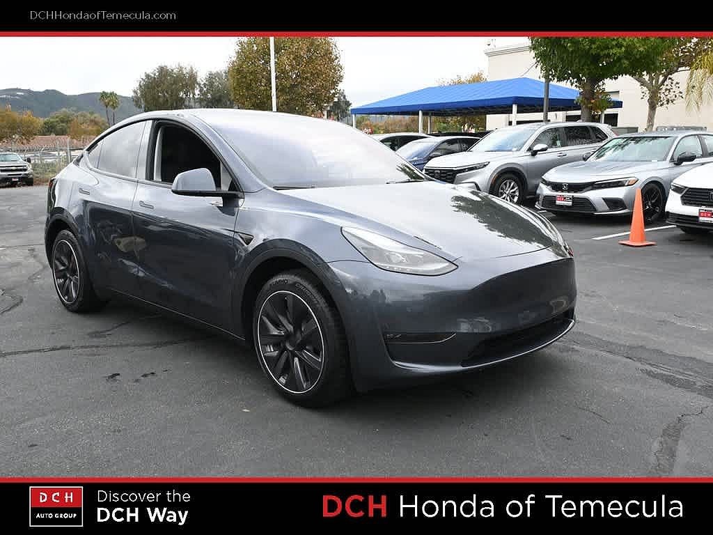2024 Tesla Model Y photo 1