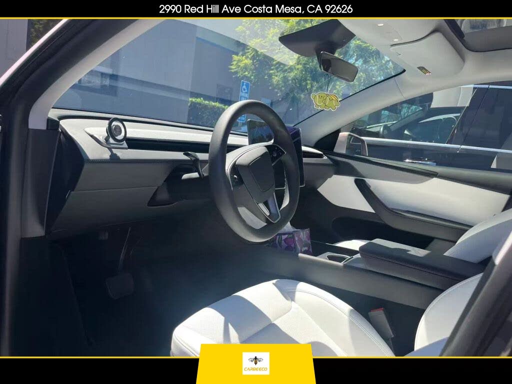 2026 Tesla Model Y photo 1