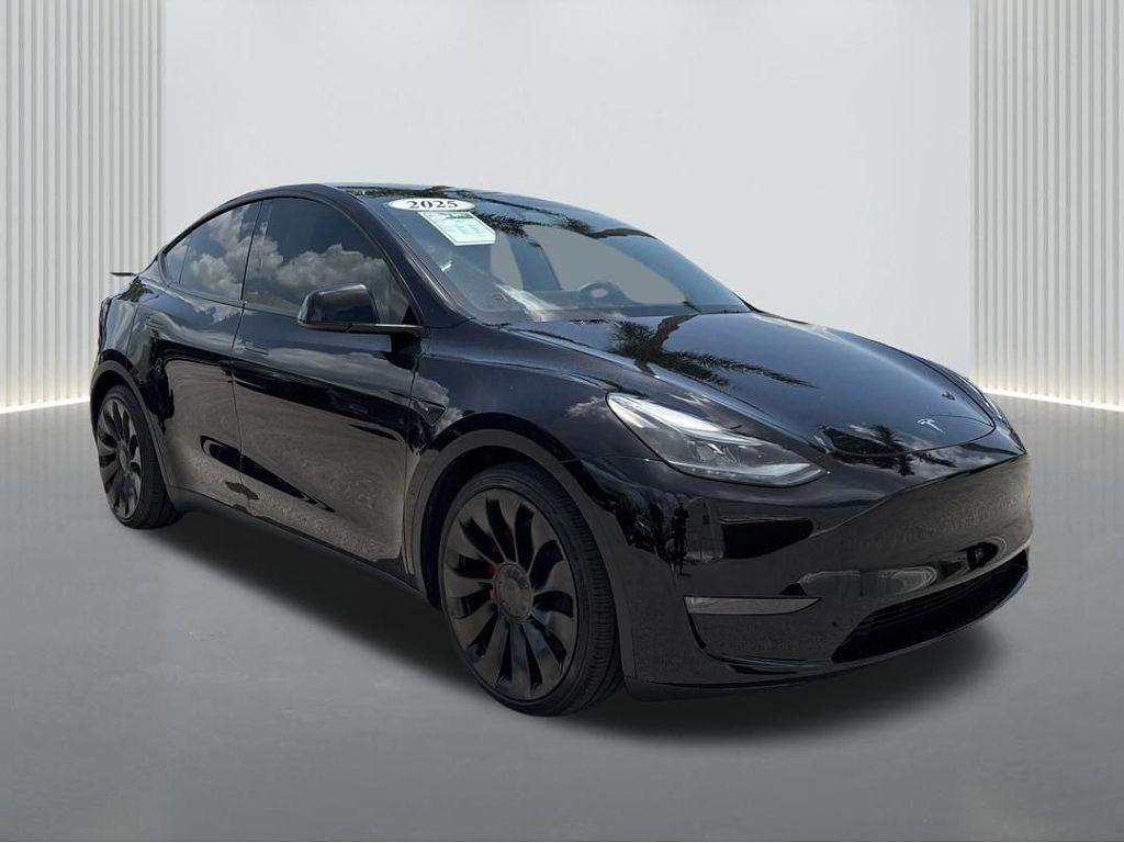 2025 Tesla Model Y Performance