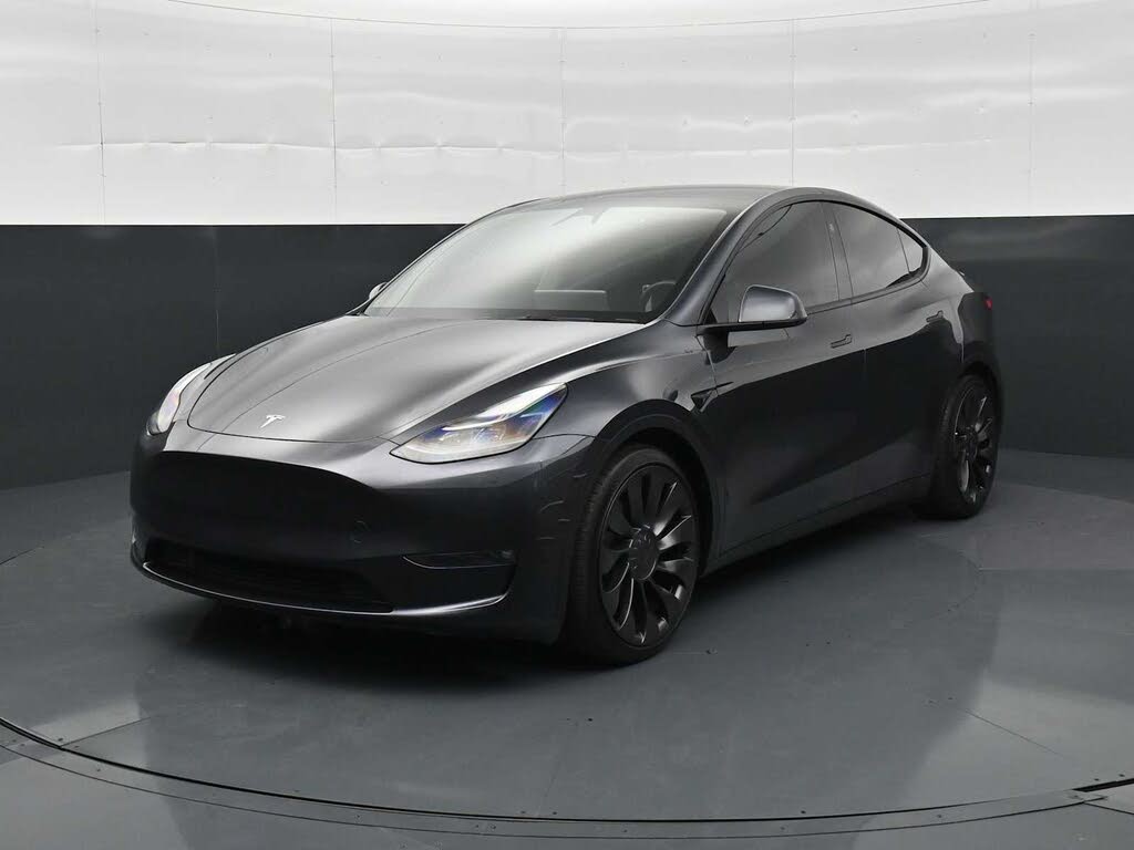 2024 Tesla Model Y photo 1