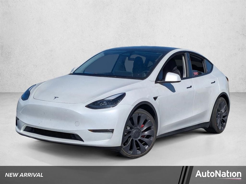 2025 Tesla Model Y photo 1