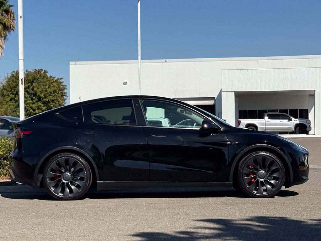 2022 Tesla Model Y photo 1