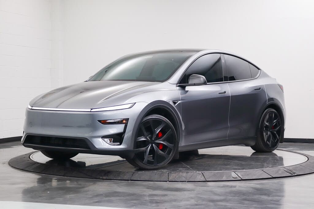 2026 Tesla Model Y photo 1