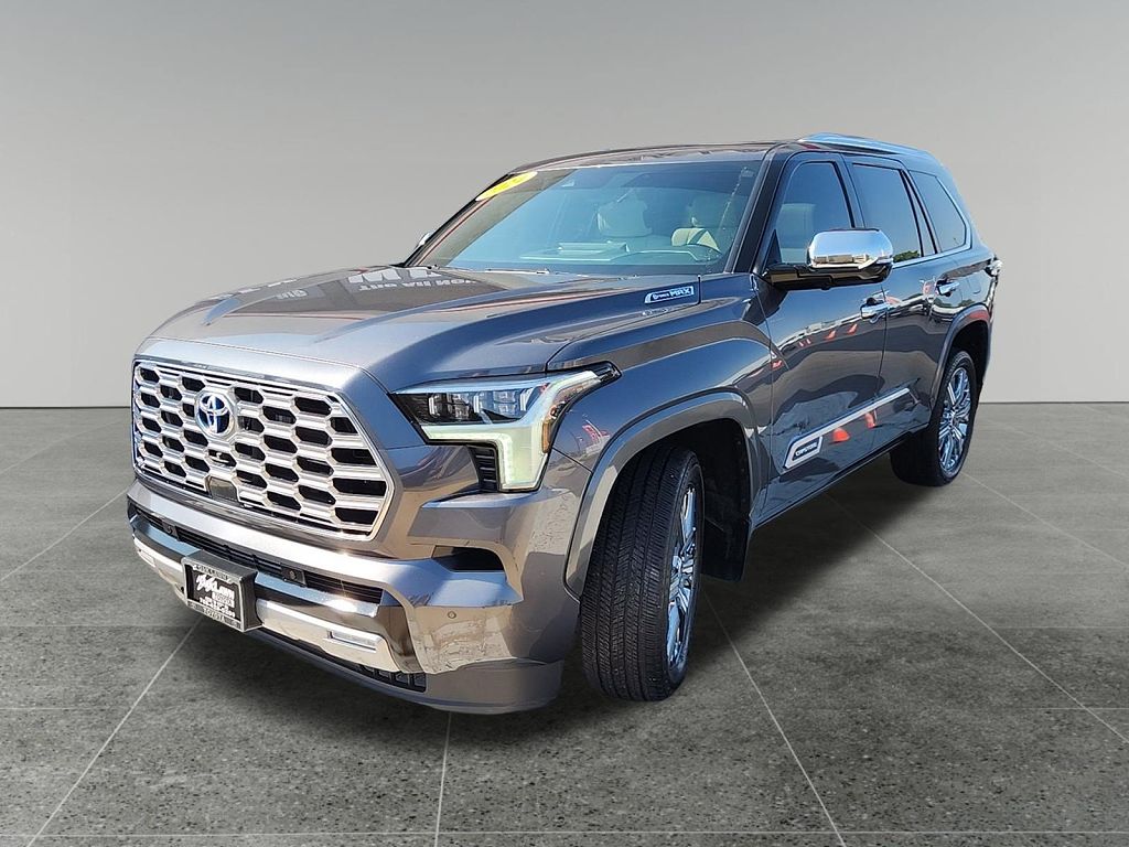 2024 Toyota Sequoia SR5