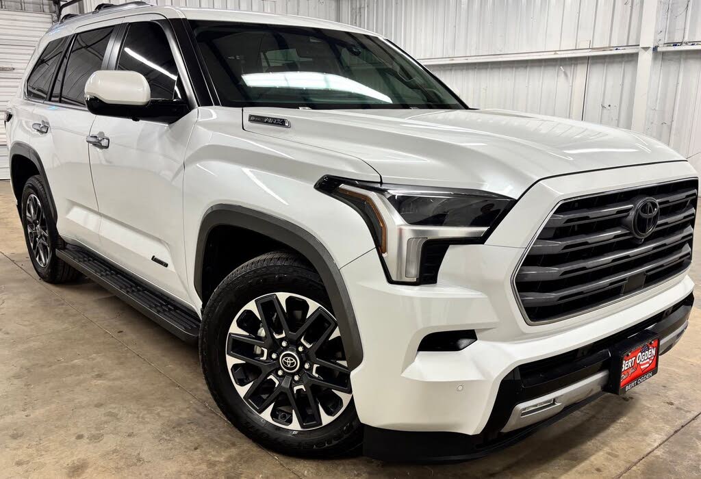 2024 Toyota Sequoia SR5